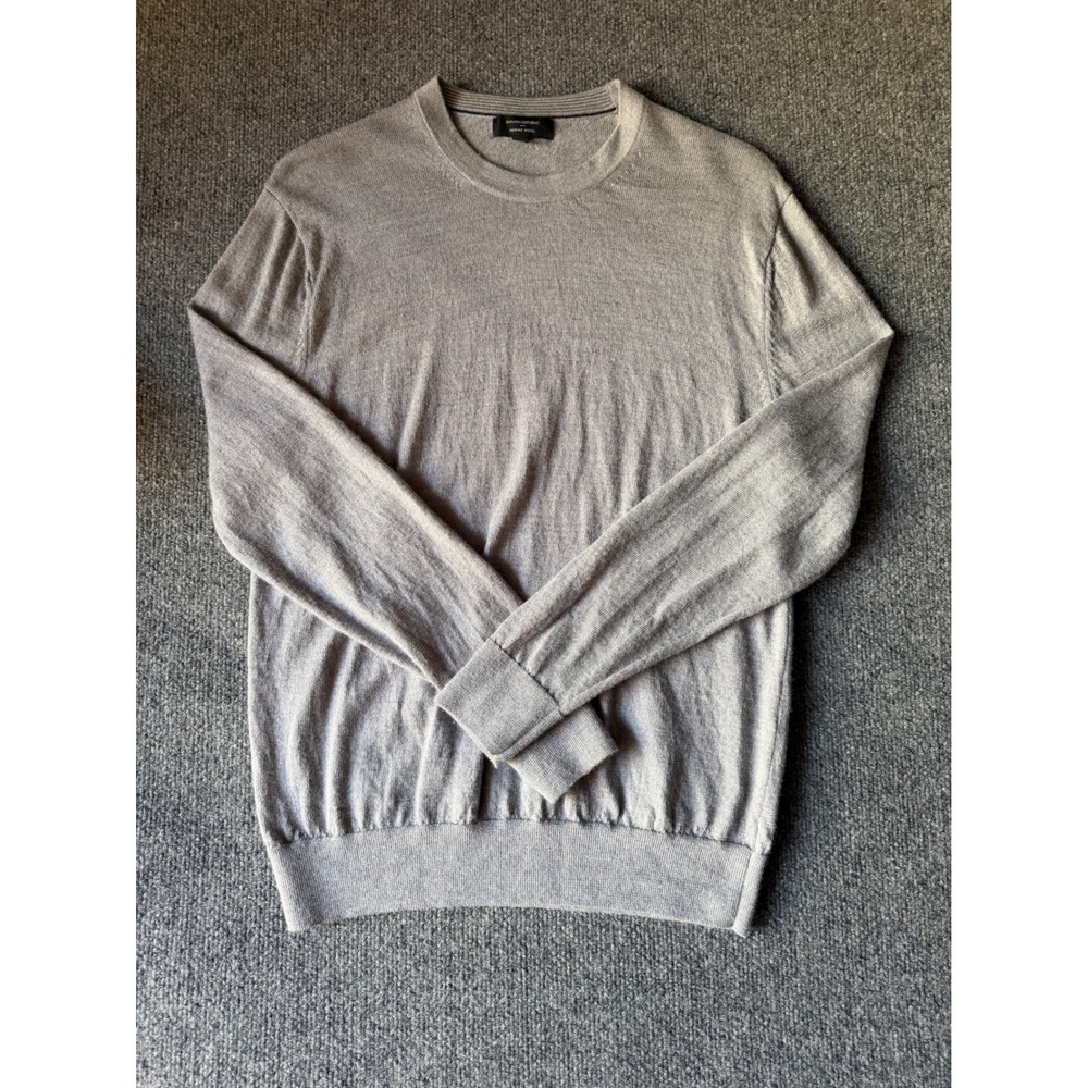 Banana Republic Merino Wool men's sweater gray color size medium